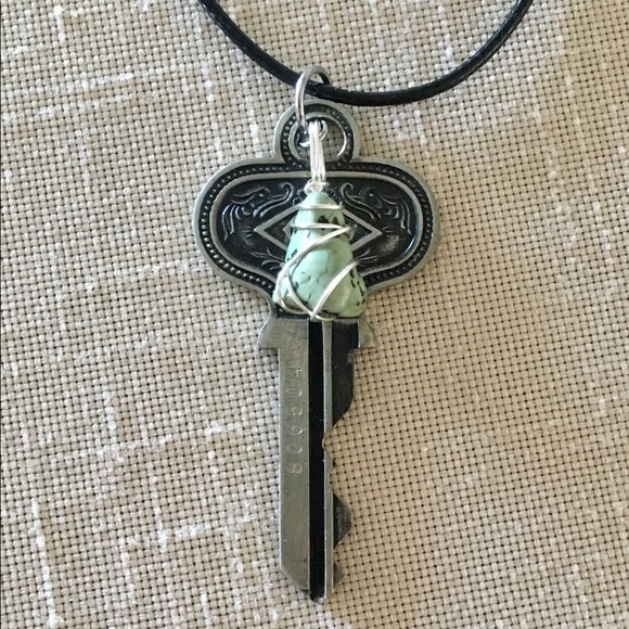 Vintage Key with Wire Wrapped Turquoise Necklace Handcrafted Silver Toned - Picture 1 of 4